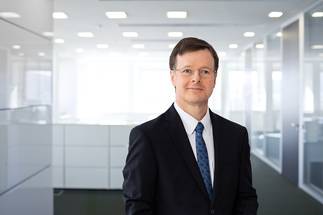 Ludwin Monz Stepping Down as CEO of Carl Zeiss Meditec image