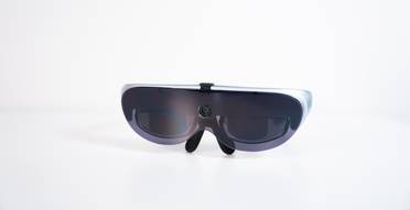 Eyedaptic Unveils 'EYE6 with Ivy' AI-Powered Visual Assistant for People with Retinal Disorders image