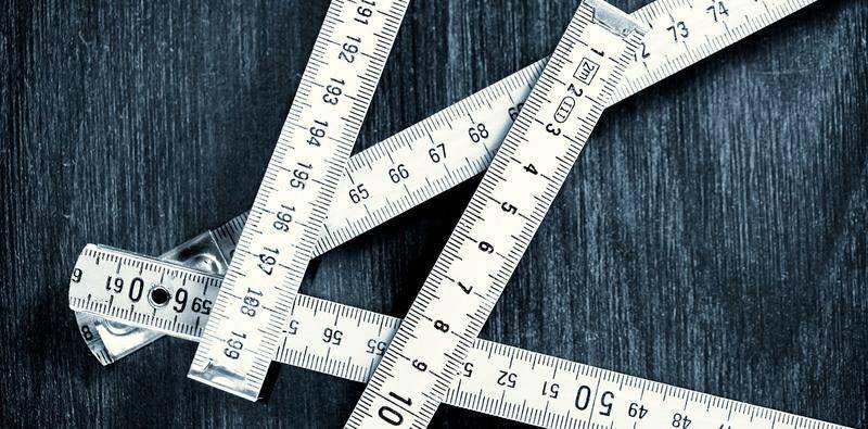 Correction of cylinder of 100 D or greater is the norm